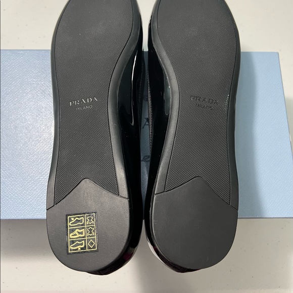 Prada Leather Ballet Flats🔥$375 NO VISIBLE SIGNS of damage,They are EVERYTHING! - Picture 13 of 16